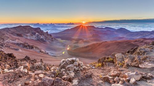 Haleakala Vulkan, Maui, Sunrise Shutterstock 198755873 Haleakala Vulkan Maui Sunrise shutterstock 198755873 500x0 c default