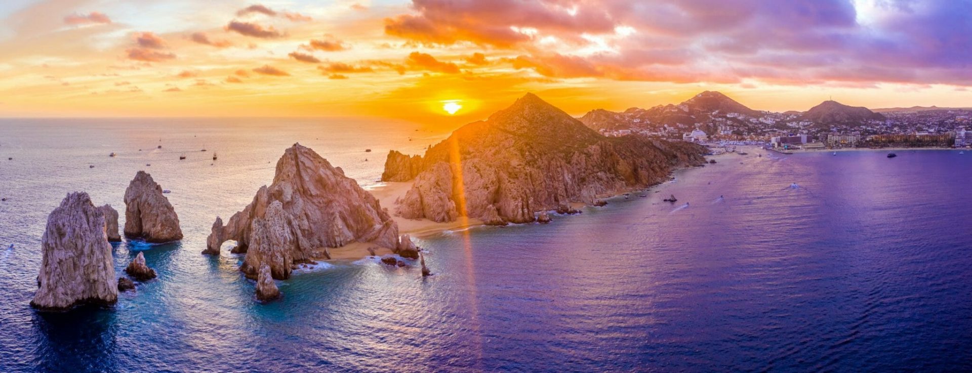 Aerial,Panoramic,View,Of,The,Cabo,San,Lucas,,Mexico,Marina Mexiko CaboSanLucas Jachthafen 1869263008 scaled