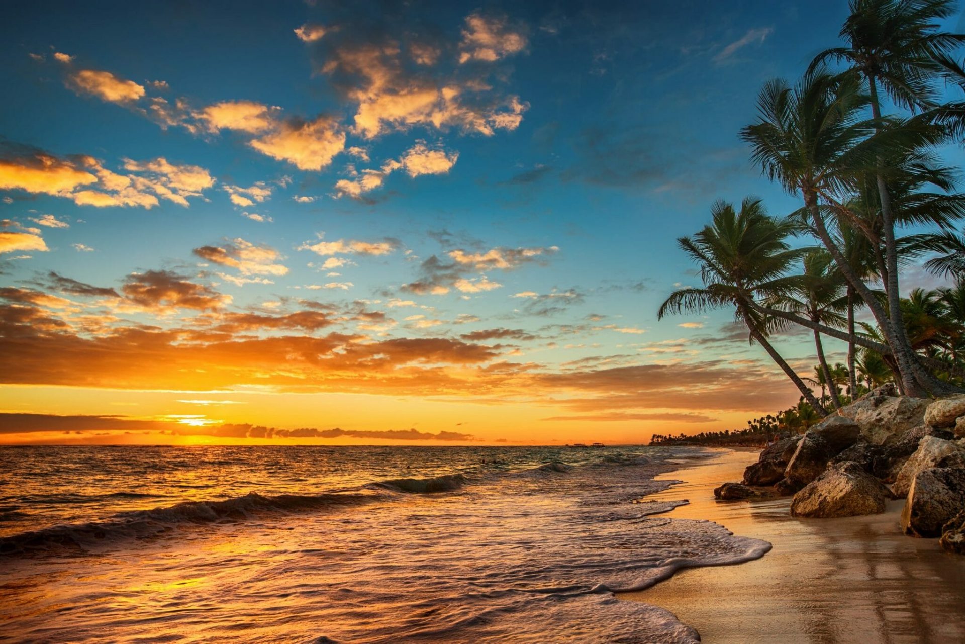 Landscape,Of,Paradise,Tropical,Island,Beach,,Sunrise,Shot shutterstock 520068193 1 scaled